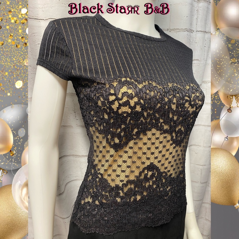 Black/Tan pin striped short sleeve lace blouse by Bisou Bisou. Sz Sm
